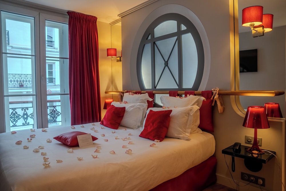 Habitación doble Ópera Garnier con jacuzzi del hotel Design Secrets De Paris. Foto 4