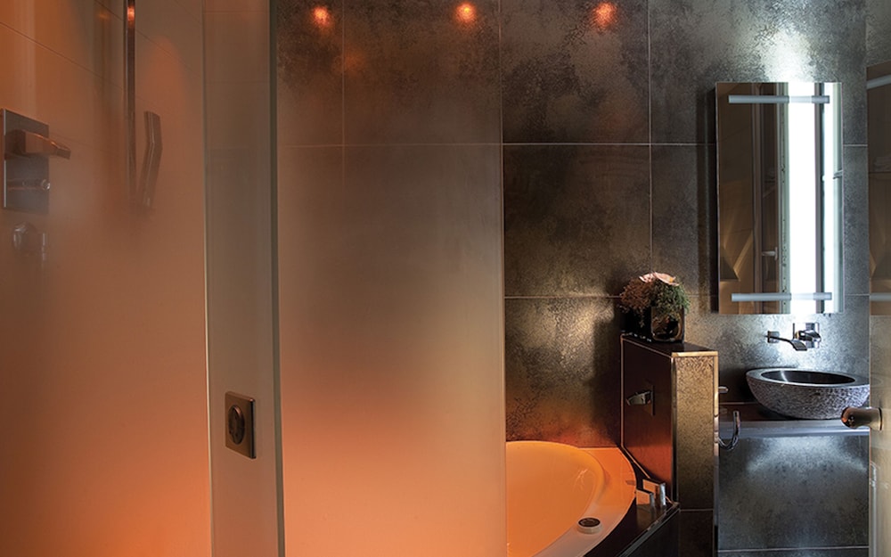 Habitación doble Ópera Garnier con jacuzzi del hotel Design Secrets De Paris. Foto 5