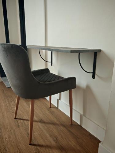 Habitación con 2 camas individuales - Planta baja del hotel Nochela Sevilla. Foto 3