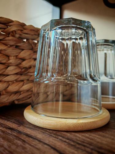 Habitación Doble con patio del hotel Nochela Sevilla. Foto 4