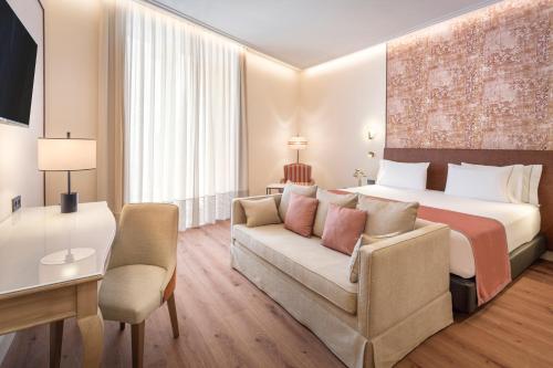 Habitación Triple del hotel Eurostars Sevilla Boutique. Foto 2