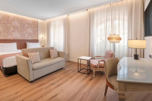 Habitación Triple del hotel Eurostars Sevilla Boutique. Foto 1
