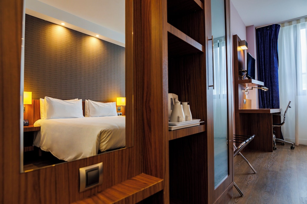 Habitación estándar, 1 cama de matrimonio, accesible para personas con discapacidad del hotel Holiday Inn Express Bilbao, An Ihg. Foto 8