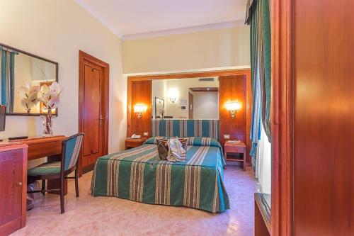 Habitación Doble Estándar - 1 o 2 camas del hotel Raeli Lux. Foto 1