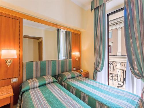 Habitación Doble Estándar - 1 o 2 camas del hotel Raeli Lux. Foto 11