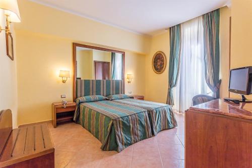 Habitación Doble Estándar - 1 o 2 camas del hotel Raeli Lux. Foto 12