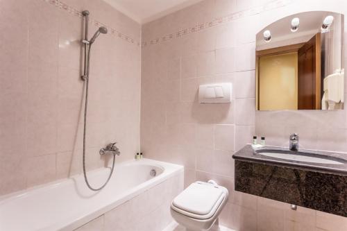 Habitación Doble Estándar - 1 o 2 camas del hotel Raeli Lux. Foto 13