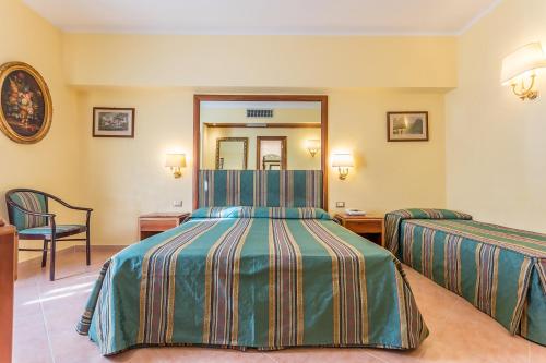 Habitación Triple del hotel Raeli Lux