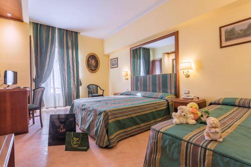 Habitación Triple del hotel Raeli Lux. Foto 1