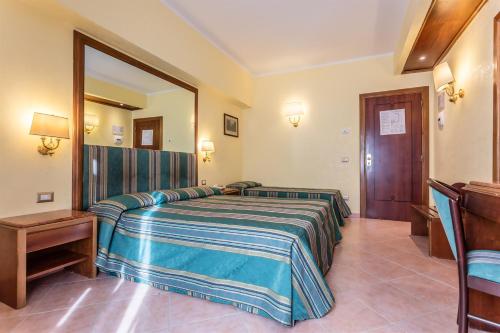 Habitación Triple del hotel Raeli Lux. Foto 6