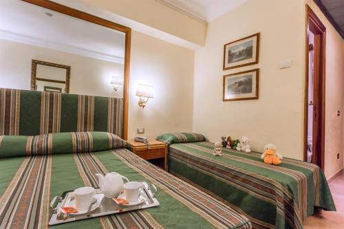 Habitación Triple del hotel Raeli Lux. Foto 9