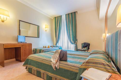 Habitación Triple del hotel Raeli Lux. Foto 10