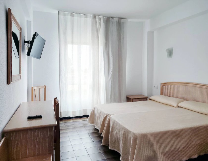 Habitación con 2 camas individuales del hotel Porto