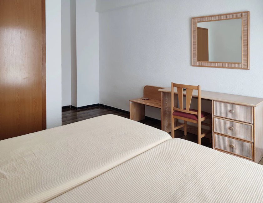 Habitación con 2 camas individuales del hotel Porto. Foto 3