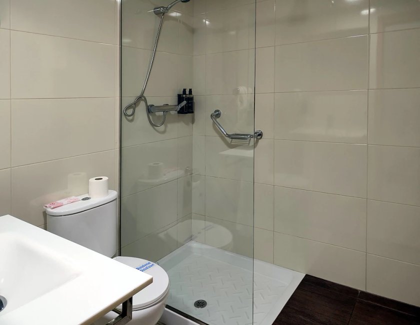 Habitación Cuádruple del hotel Porto. Foto 4