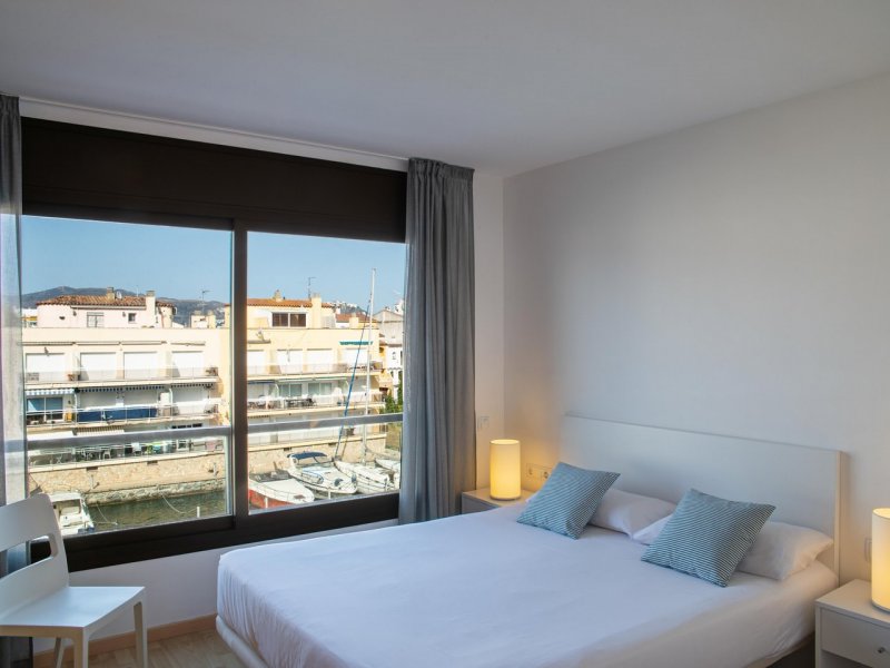 Apartamento 2 habitaciones Grand del hotel Pierre and Vacances Empuriabrava Marina. Foto 1