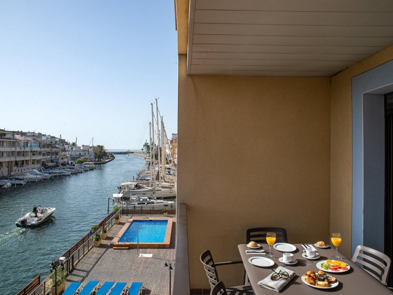 Apartamento 2 habitaciones Grand del hotel Pierre and Vacances Empuriabrava Marina. Foto 4