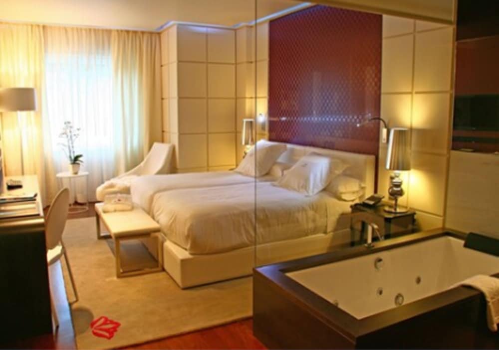 Habitación superior con 1 cama doble o 2 individuales del hotel Gran Nagari Boutique and Spa. Foto 2
