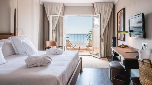 Suite Junior con vistas al mar del hotel Be Live Adults Only La Cala Boutique. Foto 1