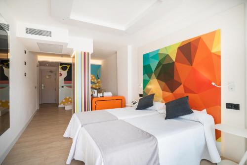 Habitación Doble Superior del hotel Thb Naeco Ibiza - Adults Only. Foto 2