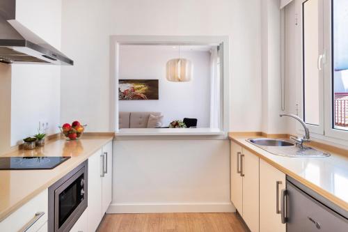 Apartamento de 2 dormitorios con terraza del hotel Metrópolis Sevilla. Foto 3