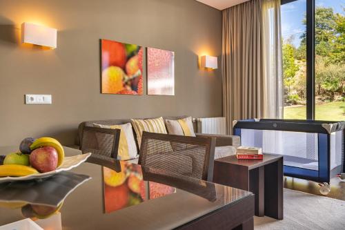 Suite con balcón del hotel Monchique Resort and Spa. Foto 6