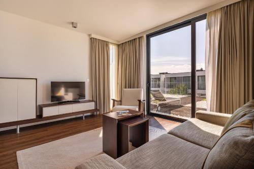 Suite con terraza del hotel Monchique Resort and Spa. Foto 5