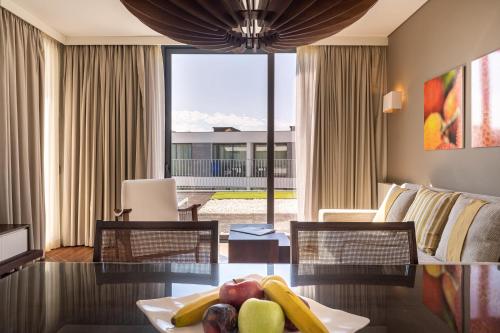 Suite con terraza del hotel Monchique Resort and Spa. Foto 6