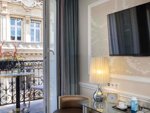 Habitación Doble Estándar del hotel Mercure Paris La Sorbonne Saint Germain des Prés. Foto 6