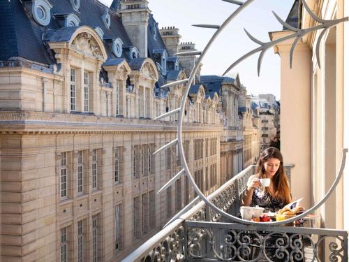 Habitación Doble Estándar del hotel Mercure Paris La Sorbonne Saint Germain des Prés. Foto 7