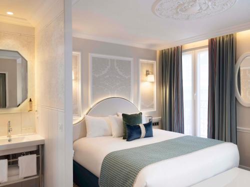 Habitación Doble Estándar del hotel Mercure Paris La Sorbonne Saint Germain des Prés. Foto 9