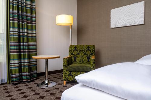 Habitación Doble Superior - 2 camas del hotel Moevenpick Nuernberg Airport. Foto 4