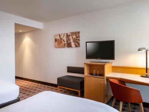 Habitación Doble Clásica - 2 camas del hotel Moevenpick Nuernberg Airport. Foto 4