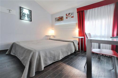 Habitación Doble Pequeña del hotel Aaron. Foto 3