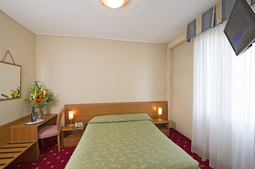 Habitación estándar con 1 cama doble o 2 individuales del hotel Nazionale