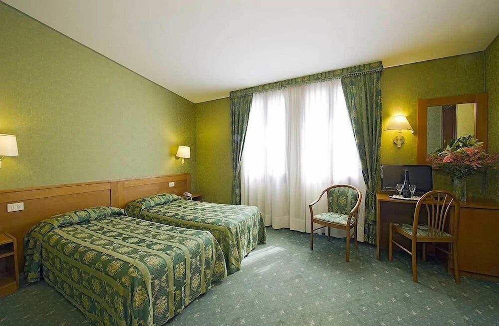Habitación estándar con 1 cama doble o 2 individuales del hotel Nazionale. Foto 1