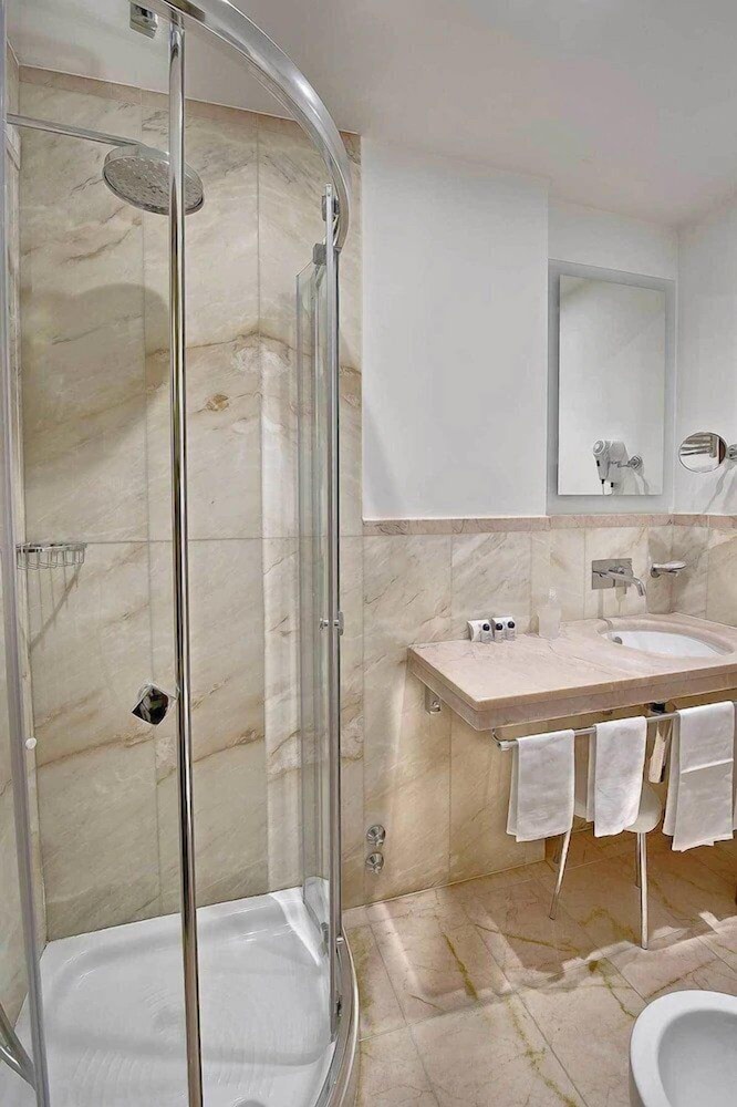 Habitación estándar con 1 cama doble o 2 individuales del hotel Nazionale. Foto 3
