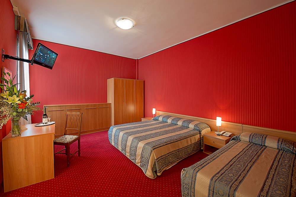 Habitación triple estándar del hotel Nazionale