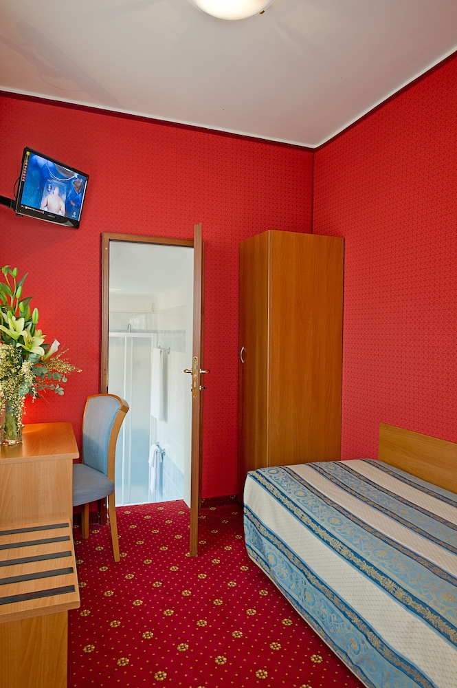 Habitación triple estándar del hotel Nazionale. Foto 2