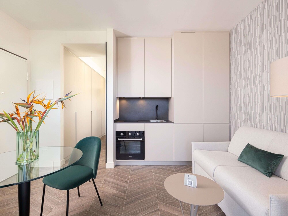 Apartamento Deluxe en un edificio independiente del hotel Mercure Villa Romanazzi Carducci Bari
