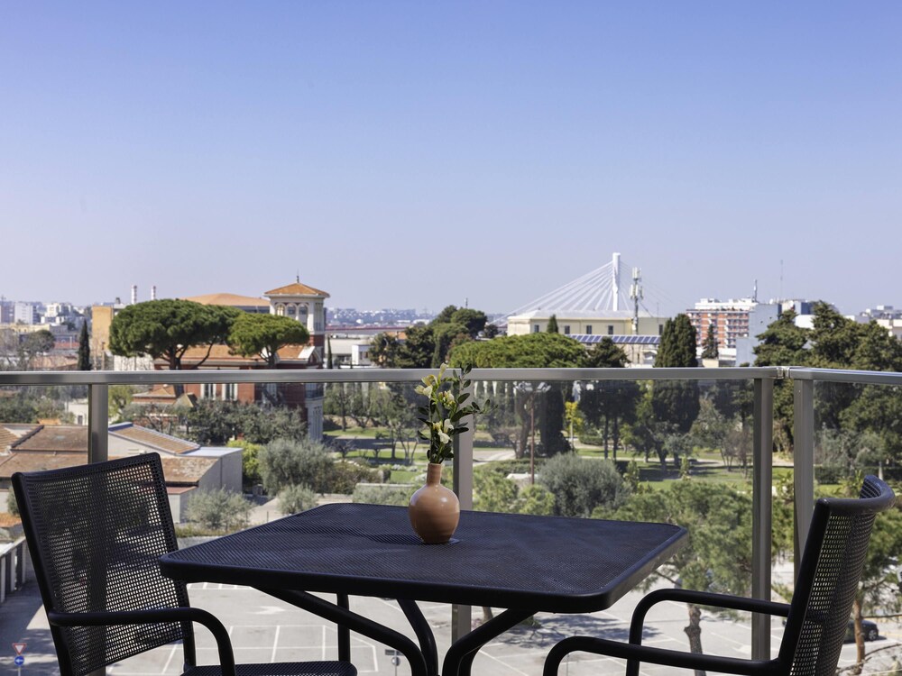 Apartamento Deluxe en un edificio independiente del hotel Mercure Villa Romanazzi Carducci Bari. Foto 4