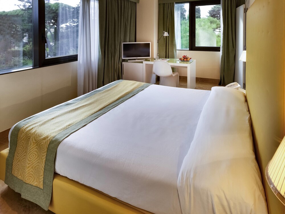 Suite Junior del hotel Mercure Villa Romanazzi Carducci Bari