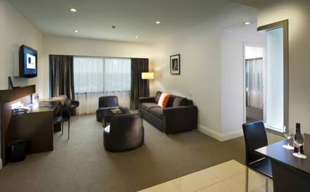 Suite Business del hotel Novotel Brisbane Airport. Foto 1