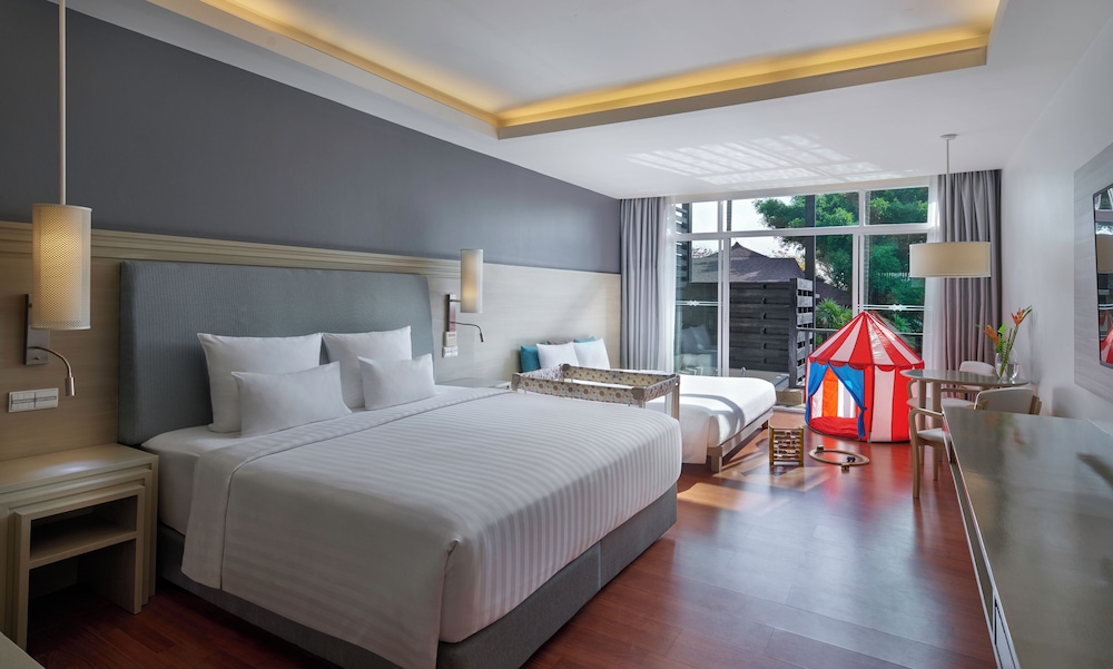 HABITACIÓN DELUXE FAMILIAR, 1 cama King Size, 1 sofá cama, Balcón del hotel Pullman Phuket Panwa Beach Resort - Sha Plus. Foto 2