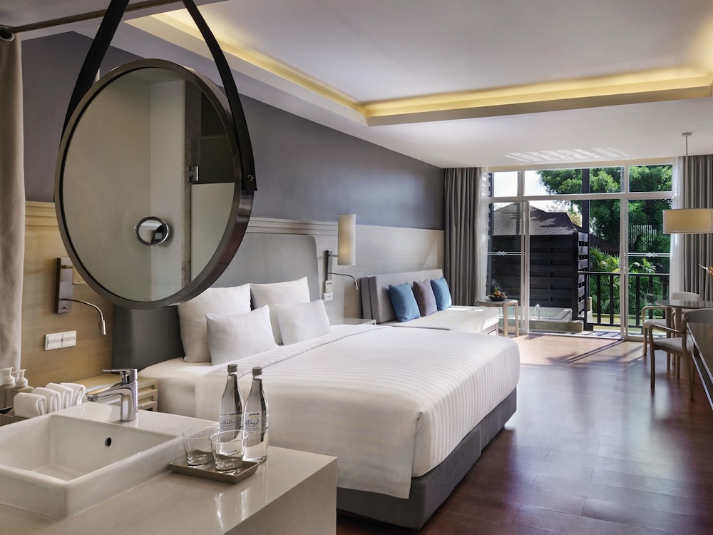 HABITACIÓN DELUXE FAMILIAR, 1 cama King Size, 1 sofá cama, Balcón del hotel Pullman Phuket Panwa Beach Resort - Sha Plus. Foto 7