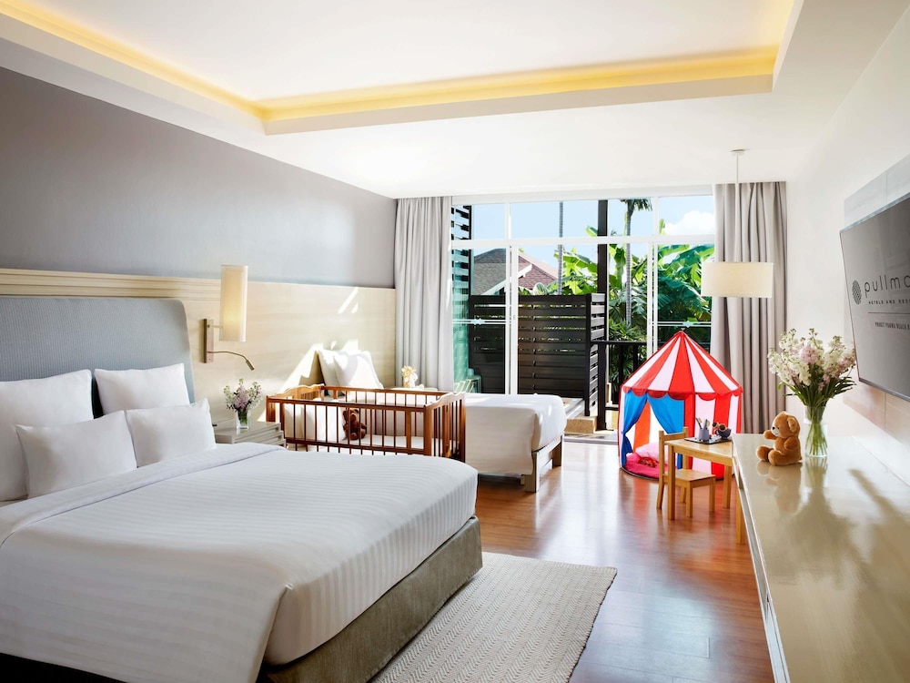 HABITACIÓN DELUXE FAMILIAR, 1 cama King Size, 1 sofá cama, Balcón del hotel Pullman Phuket Panwa Beach Resort - Sha Plus. Foto 8