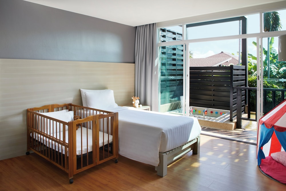 HABITACIÓN DELUXE FAMILIAR, 1 cama King Size, 1 sofá cama, Balcón del hotel Pullman Phuket Panwa Beach Resort - Sha Plus. Foto 12