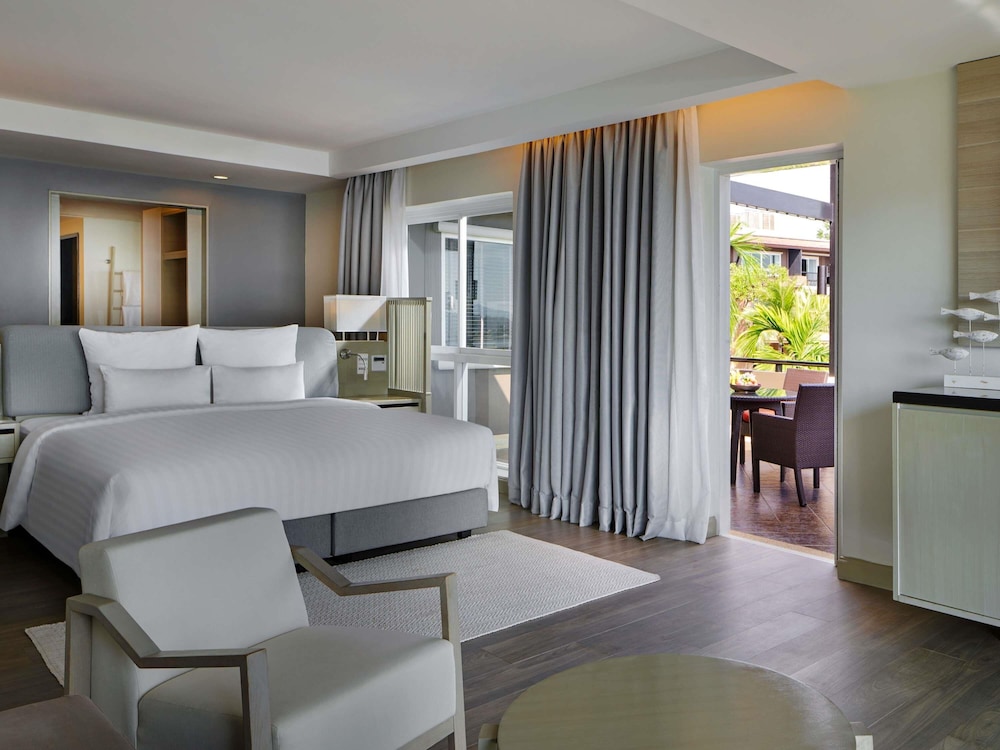 SUITE DELUXE, 1 cama King Size, Balcón con vistas al Mar de Andamán del hotel Pullman Phuket Panwa Beach Resort - Sha Plus. Foto 5