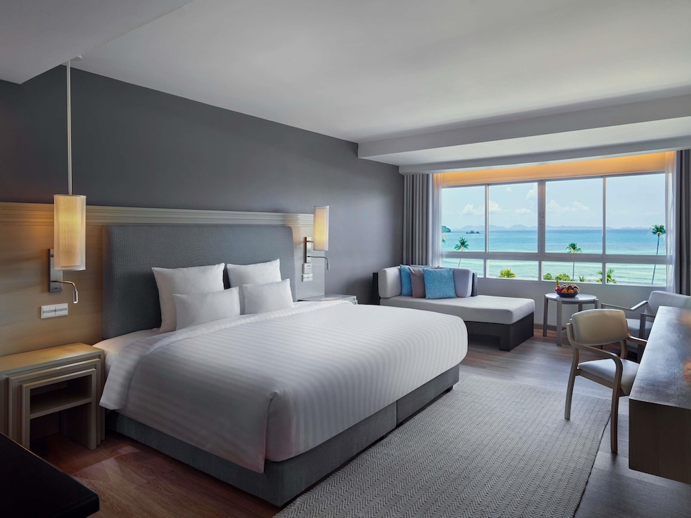 SUITE DELUXE, 1 cama King Size, Balcón con vistas al Mar de Andamán del hotel Pullman Phuket Panwa Beach Resort - Sha Plus. Foto 6