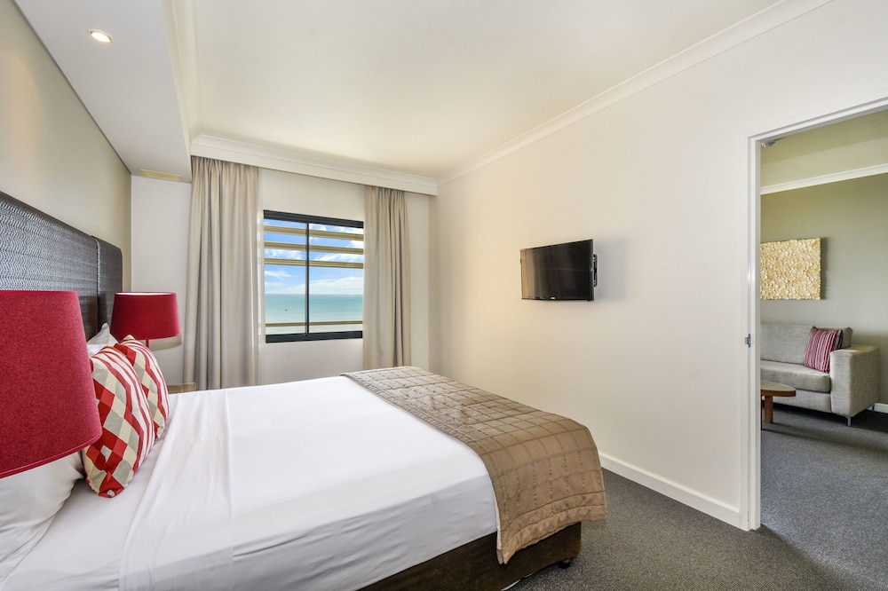 Apartamento de 1 Dormitorio con Vistas al Puerto del hotel Mantra On The Esplanade. Foto 1